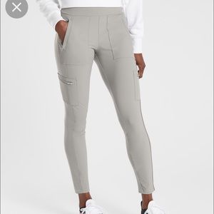 Athleta Headlands Hybrid cargo pants/leggings grey 4